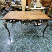 Чудесна много стара антикварна холандска маса от бронз с дървен плот , снимка 6 - Антикварни и старинни предмети - 45821193