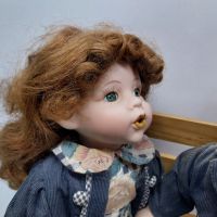 Колекционерски порцеланови кукли - момче и момиче на пейка, снимка 3 - Колекции - 45125159