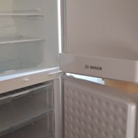 Хладилник с фризер BOSCH, снимка 2 - Хладилници - 45248210