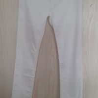 Бял еластичен панталон за момиче, снимка 1 - Детски панталони и дънки - 46031178