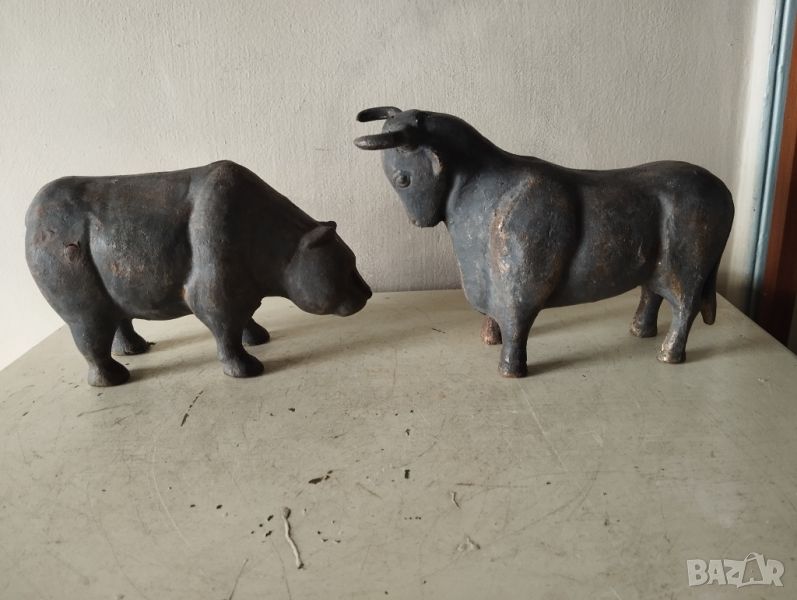 Две статуетки комплект- бик и мечка, снимка 1