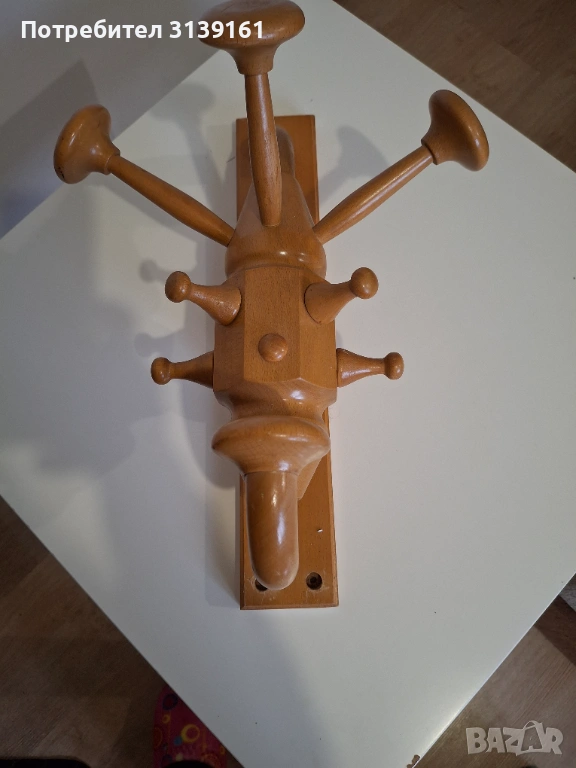 Дървена масивна закачалка., снимка 1