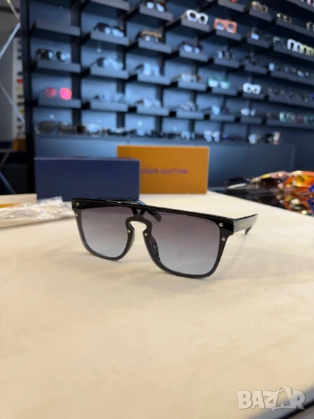 очила с черен обикновен калъф и ув защита louis vuitton , снимка 1