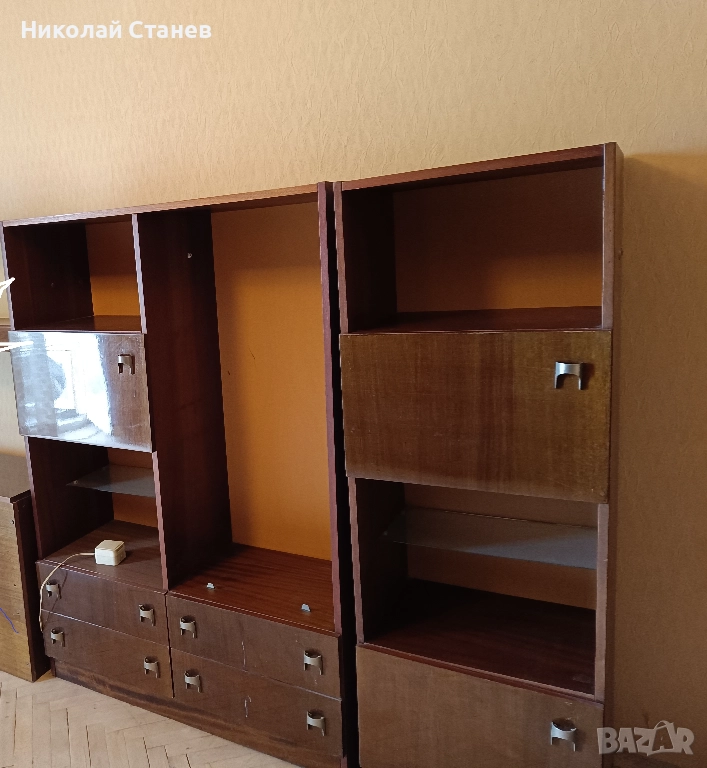 Продавам малка лакирана секция и четирикрилен гардероб, снимка 1