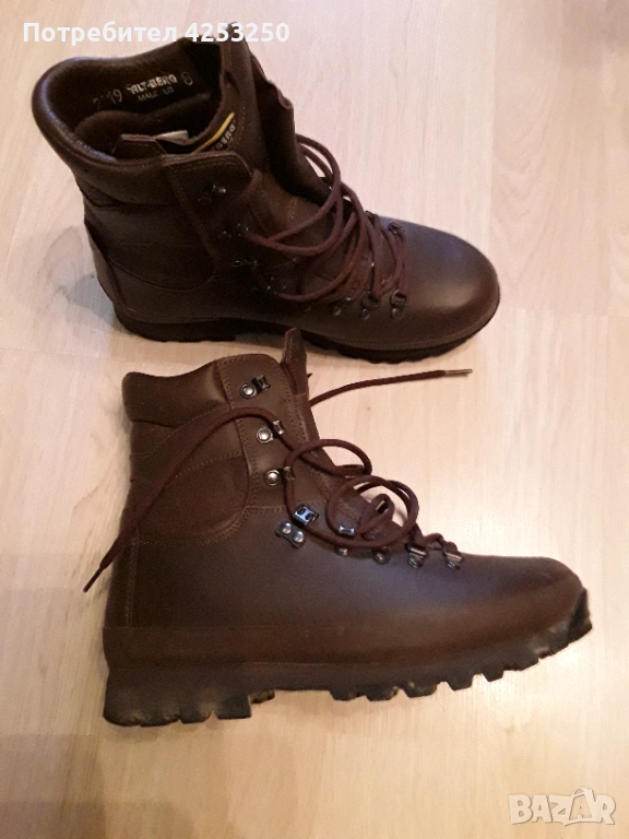 Туристически обувки Altberg, снимка 1