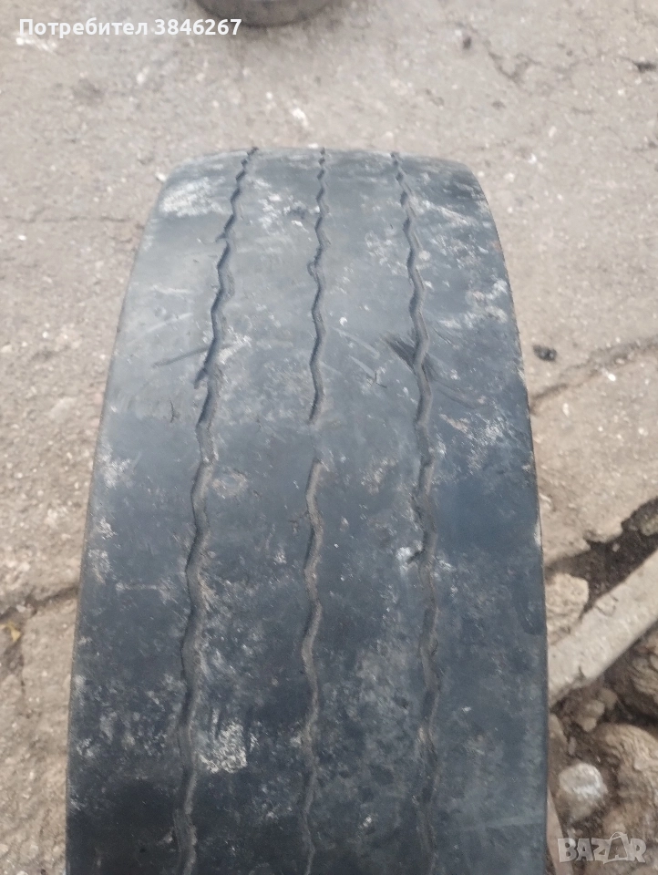 Гуми със джанти 17.5 за четири точно ремарке, снимка 1