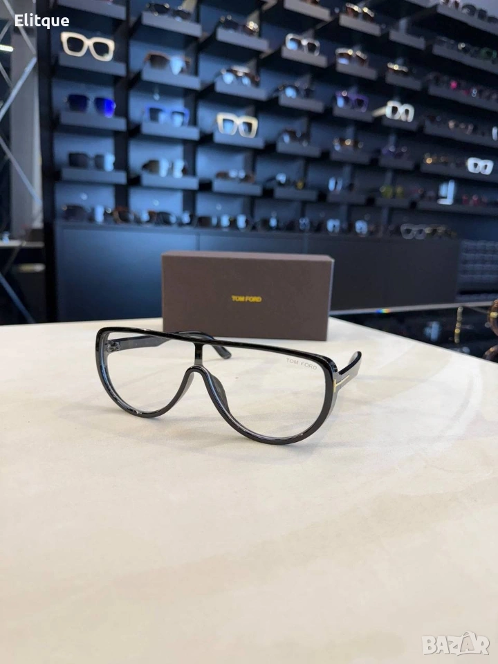 очила с черен обикновен калъф и ув защита tom ford celine prada Cartier , снимка 1