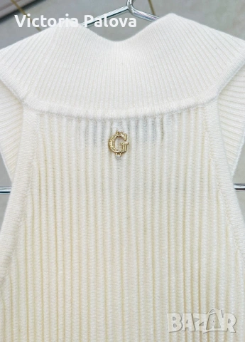 Оригинална вталена  рокля  GUESS модел JANICE в цвят екрю, снимка 6 - Рокли - 53636282