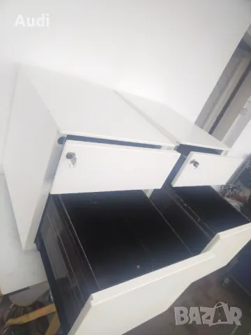 Продавам два броя метални шкафове на колелца с ключ за инструменти, лични вещи., снимка 11 - Куфари с инструменти - 49873550