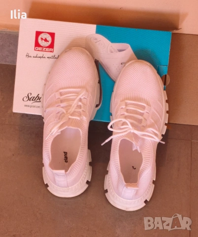 Маратонки бели 38