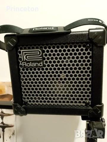 Продавам усилвател за китара Roland Micro Cube. 