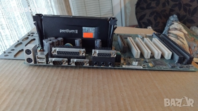 Дънна платка Intel Corporation SE440BX-2 Slot 1 CPU+RAM 