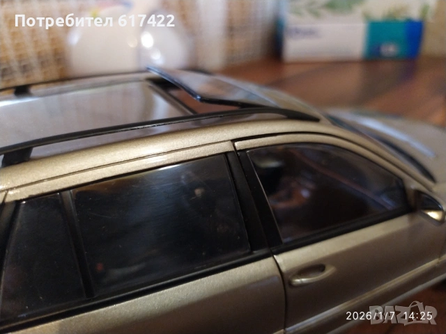 1:18 Метален модел на Mercedes Benz E320 T-Modell S211- Kyosho, снимка 5 - Колекции - 53022079