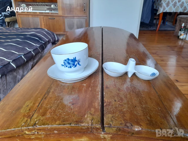 Стар порцеланов комплект купа и солница