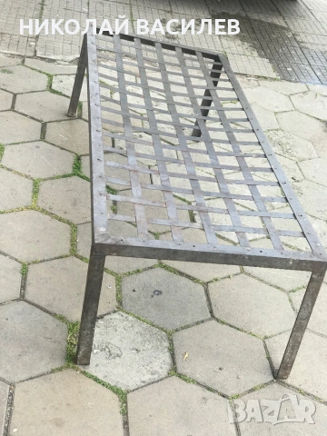 180   Д  . /   70   Ш  .  / 50  височина  от  пода  нагоре  /.Дюлгерски  криват  .  Походно  легло. 