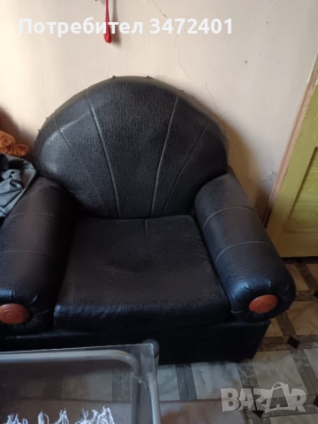 Диван от еко кожа и фотьойил от еко кожа...може по-отделно диван 35 фотьойл 25 евро, снимка 2 - Дивани и мека мебел - 53351794