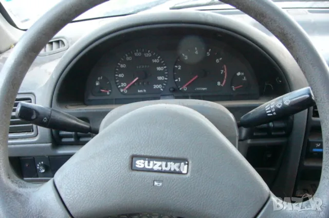 Автомобил СУЗУКИ Суифт 2 SUZUKI Swift II 1.0 Хечбек 4/5 врати 2000 г. за Части БАРТЕР, снимка 3 - Автомобили и джипове - 49802080
