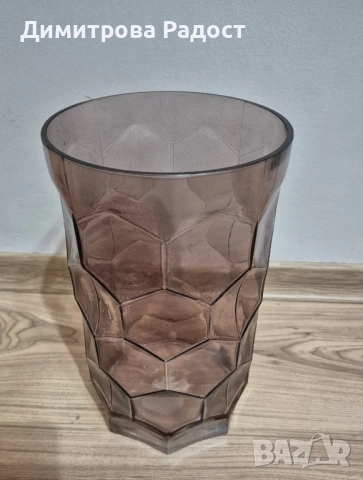Стъклена ваза! Състояние използвано като ново! 