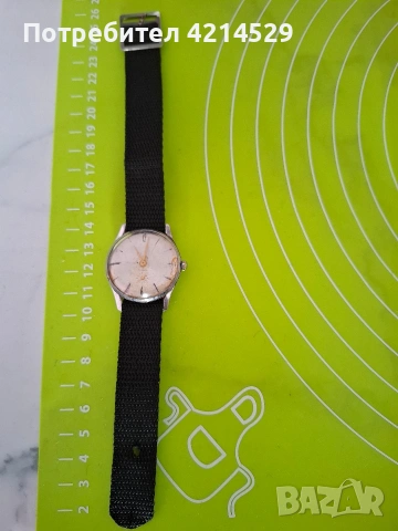 Съветски часовник, снимка 3 - Антикварни и старинни предмети - 53658788