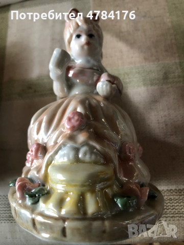 продавам керамични фигурки, снимка 4 - Антикварни и старинни предмети - 54095037