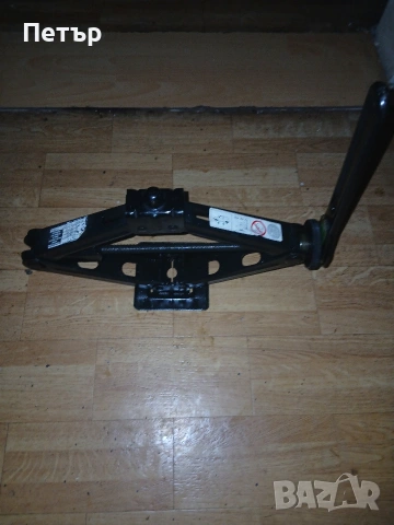 Оргинален крик алфаромео джулия,джулиета специален, снимка 5 - Аксесоари и консумативи - 54068199