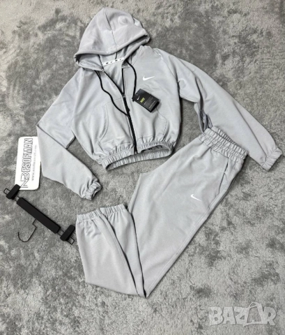 дамски екипи Nike , снимка 2 - Спортни екипи - 51462676