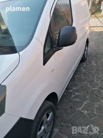 Nissan nv 200, снимка 2 - Автомобили и джипове - 46606038