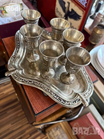 стар посребрен комплект от 6 чашки и поднос