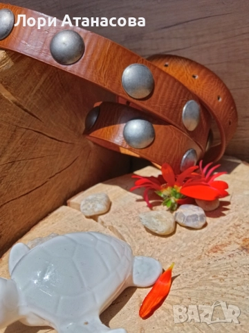 Майсторски изработен колан в кафяво с капси, снимка 2 - Колани - 52215334