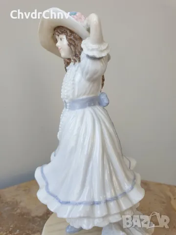 Колекционерска английска порцеланова фигура Royal Worcester Grandmas Bonnet/статуетка 19см, снимка 2 - Статуетки - 49182936