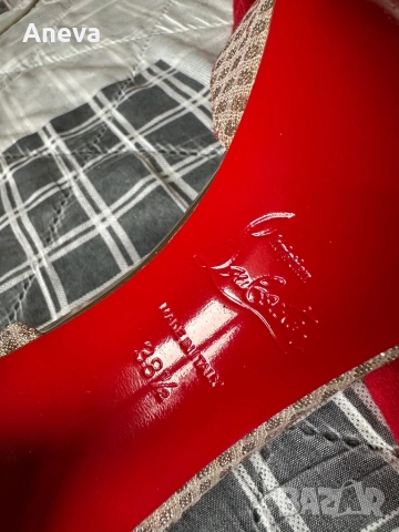 Токчета на Christian Louboutin, снимка 6 - Дамски ежедневни обувки - 53401869