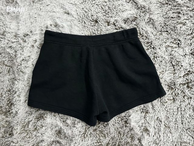 Дамски шорти Nike Rally Shorts, Размер XL, снимка 3 - Къси панталони и бермуди - 46367539