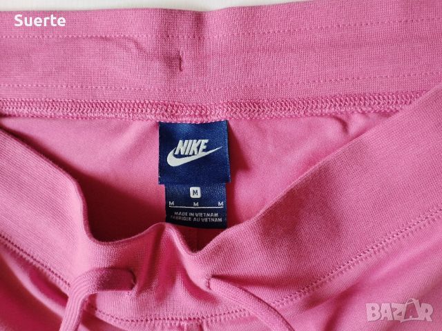 Nike дамски къси панталони, снимка 4 - Къси панталони и бермуди - 46007913