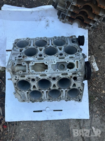 двигателен блок W12 6.0 L подходящ за арт маса VW Audi Bentley масичка двигател