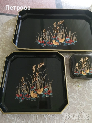 Комплект подноси и чиниики. 