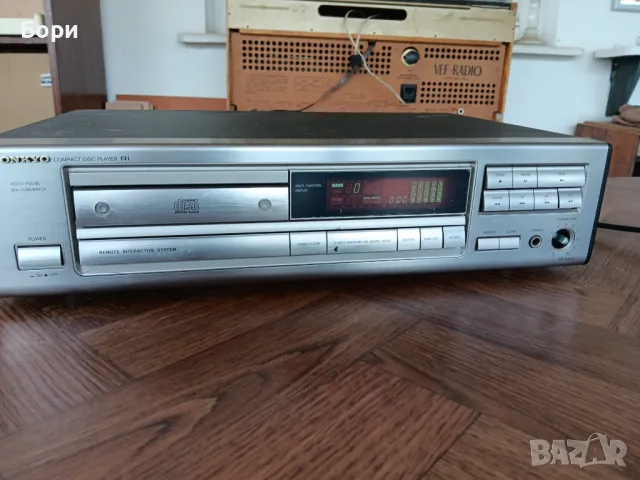 ONKYO CD Player DX 6810, снимка 2 - Плейъри, домашно кино, прожектори - 49641144