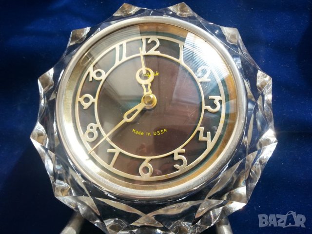 Часовник " МАЯК ", настолен, механичен в кристален корпус, работи ок. 1 седмица с едно навиване..., снимка 3 - Други ценни предмети - 45079979
