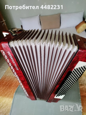 Продавам Немски акордеон ROYAL STANDART120баса 3гласа с куфар , снимка 8 - Акордеони - 52943794