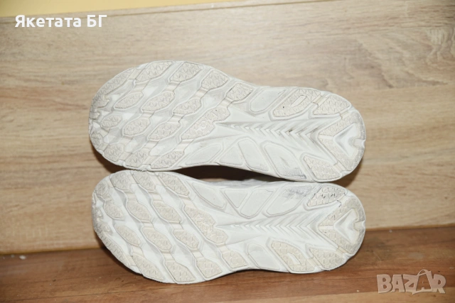 Hoka Оригинални маратонки размер 41 1/3, снимка 5 - Маратонки - 53844977