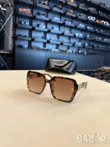 очила с черен обикновен калъф fendi prada versace chanel , снимка 16 - Слънчеви и диоптрични очила - 50924387