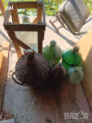 Продават се