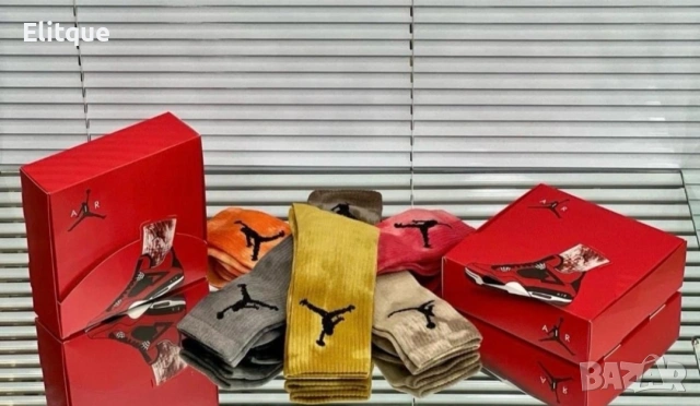 унисекс цветни дълги чорапи в кутия ,6 чифта jordan