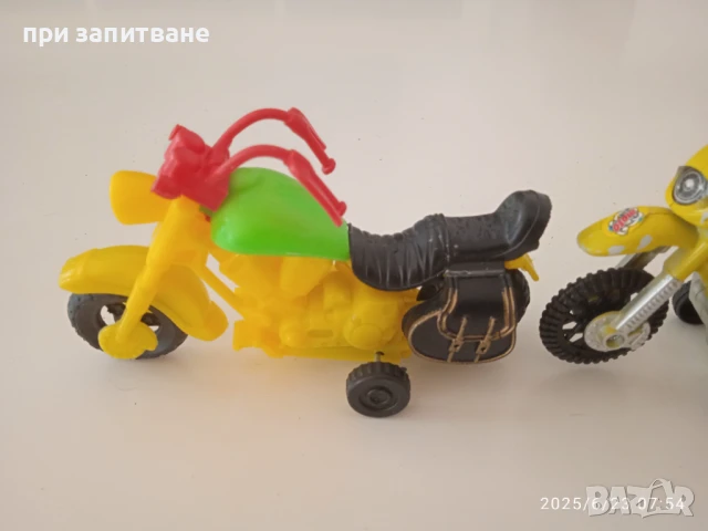 3 бр. мотори пластмаса, 1:18 , снимка 10 - Колекции - 41968488