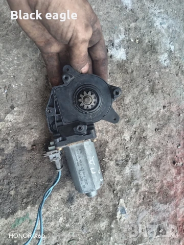 машинка за дясно стъкло Bosch за Suzuki vitara 2.0 hdi 