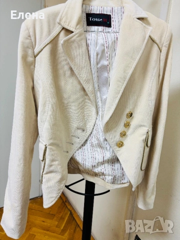 Бяло кадифено сако със златисто, снимка 2 - Сака - 54022729