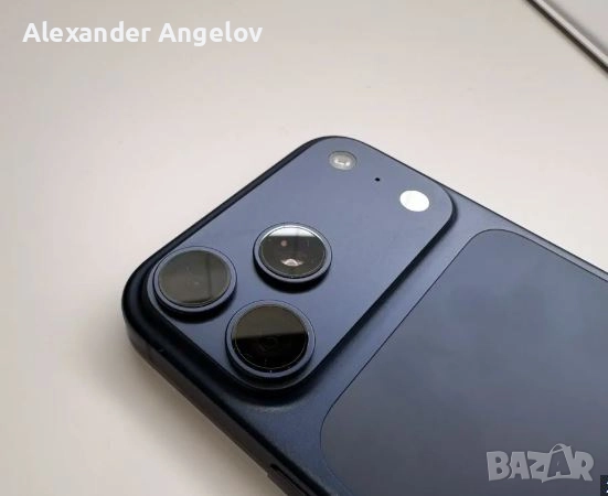 Продавам нов iPhone 17 pro, снимка 1