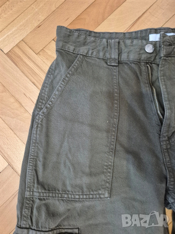 Зелен Карго панталон Bershka EUR 36 размер Sy, снимка 4 - Панталони - 53776817
