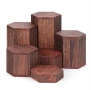 Комплект от 6 дървени шестоъгълни стойки Winter Shore, рафтове за десерти, кексчета, парфюми или др., снимка 1
