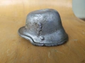 Ретро фигура/отливка/ немска каска, снимка 3