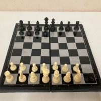 Малък шах 1 - за части, снимка 1 - Шах и табла - 45526176